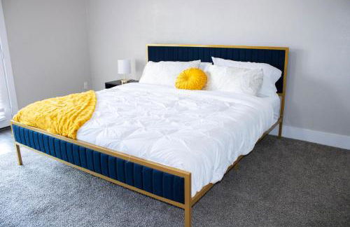 Walk to AT&T Stadium , Globelife from Cozy 2bd/ba Apartment - Photo 12