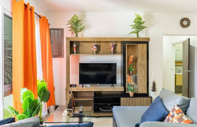 Apt - Gated Community-sleeps 4-balcony-parking - Foto 11