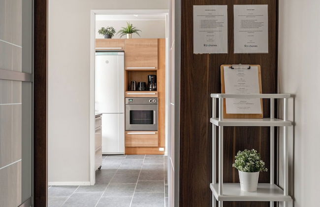 1BR Apartment with Balcony next to Railway Station - Foto 3