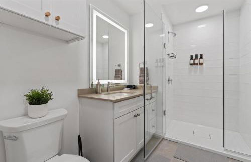 Outstanding Amenities-New Complex- Downtown Luxury - Foto 30