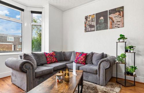 Spacious 3 beds home Close to Southampton GENERAL HOSPITAL - sleep 9 - Free Parking - Pool table - 2 Large TVs - Foto 6