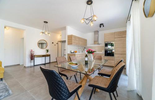 Villa Janie with a pool for up to 16 people - Photo 25