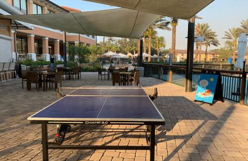 Spacious 4 BR Townhouse with 2 King Size Master Bedrooms, 3 miles to Disney, Free WiFi and Free Parking - Foto 3