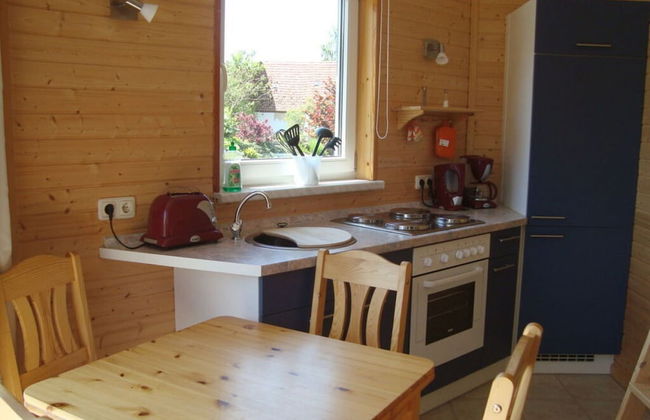 Yellow - Peter's Modern Retreat - Photo 3