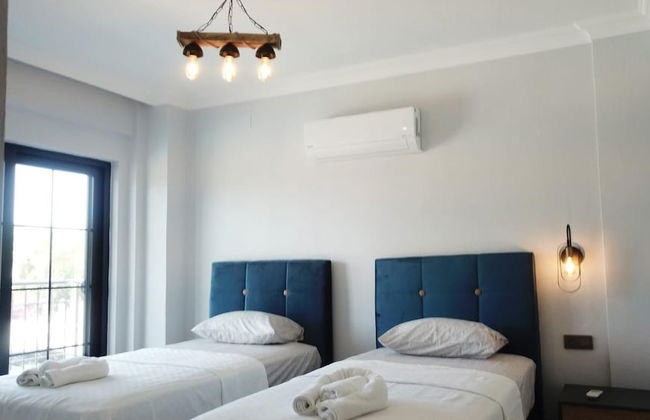 Stunning 4-bed Villa Grey 4 Bedrooms Private Pool - Photo 3