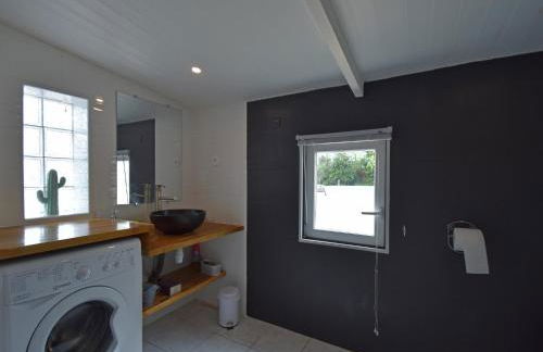 Tranquil Villa with Pool - Foto 19