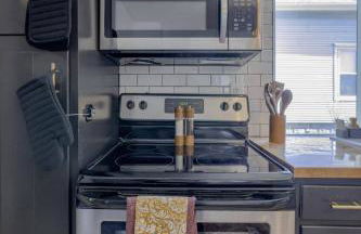 New 5BD Near UNL & DT | Poker Table & Games - Foto 32