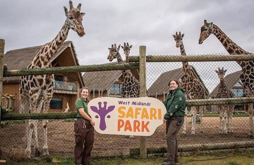 Stylish 2 Bedroom Cottage With Hot Tub And Parking - Foto 27