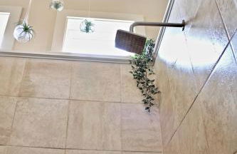 NEW Couples Retreat - sleeps 2 adults + 2 children - Foto 5