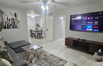 Big TV 2 Bedroom Apartment Cooper City - Foto 17