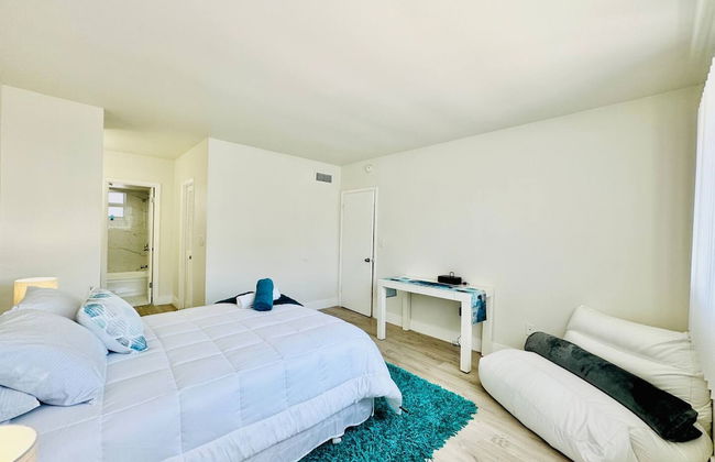 Waterfront 1BR Parking Walk to the Beach - Foto 14