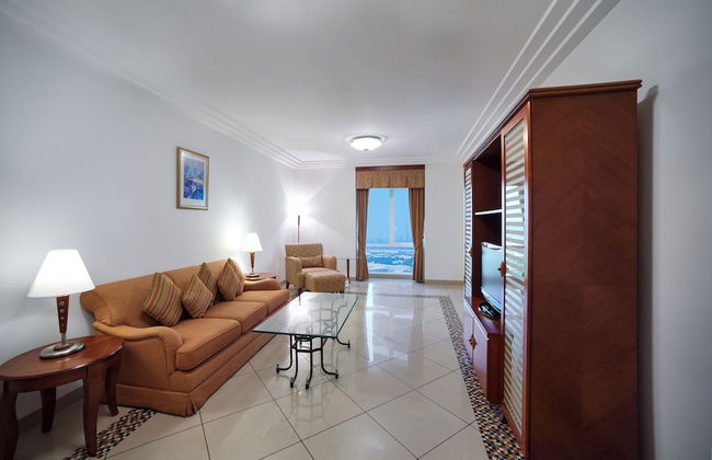 Grand Hyatt Residence - Photo 14