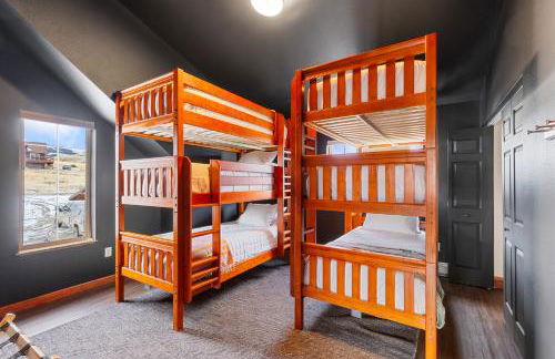 30 Miles to Yellowstone Hot Tub Game Room AC - Foto 13