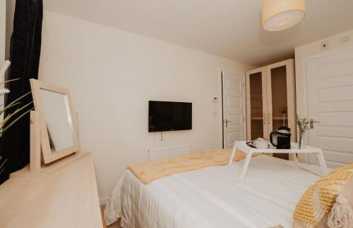 Coyle House, 3 bed,Corby, super kings or twins, driveway, free wi-fi, corporates welcome - Foto 6