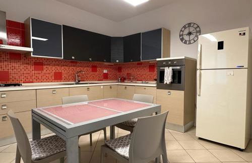 Welc-ōM Luxury Hillside Retreat - Photo 29