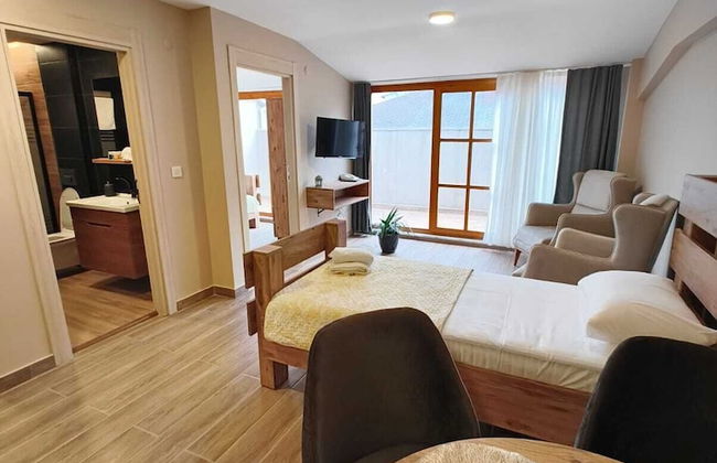 Hotel Majestik - Photo 32