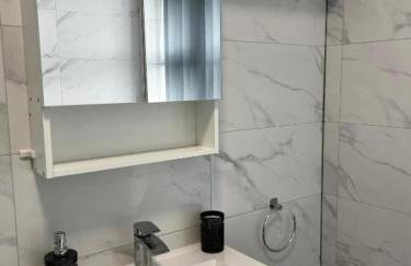 1 Bed Flat - Sleeps 2 - Pets - Parking - Wifi - Photo 12