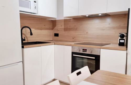 T2 Paris Disneyland Jardin Parking - Foto 23