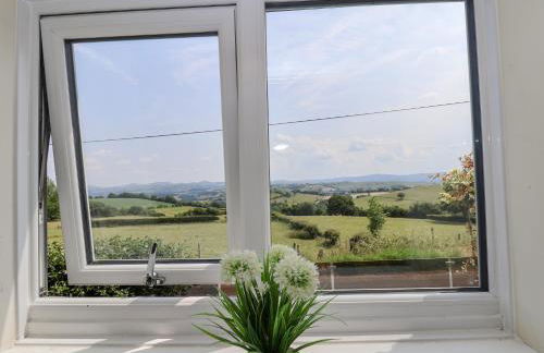 Coach House - Photo 19