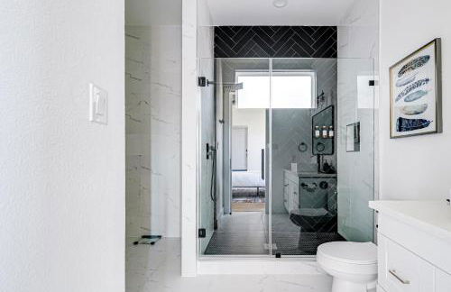 Urban Oasis with Top Houston Attractions nearby - Photo 17