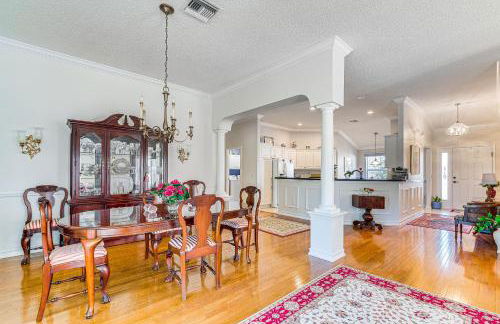 Walk to Golf and Pool Pet-Friendly Villages Home - Foto 2