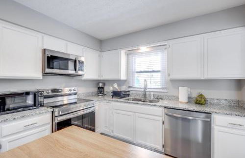 3 Mi to Cuyahoga Valley NP Fairlawn Family Home! - Foto 9