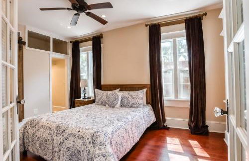 Extraordinary Old Florida home with designer interior & backyard treehouse - Foto 22