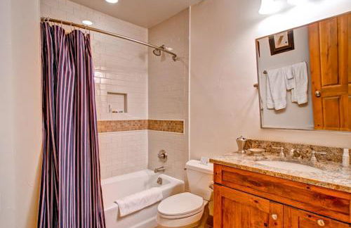 Villa Montane 221 by East West Hospitality - Foto 17