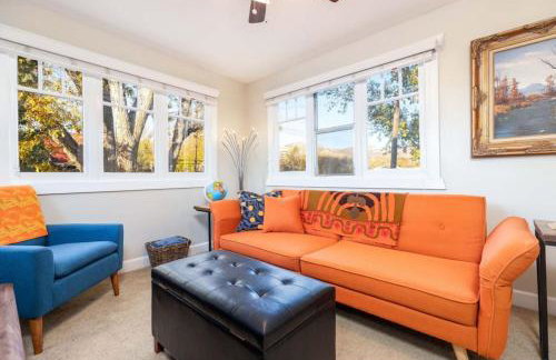 Historic Avenues Downtown w Dedicated Workspace - Foto 1