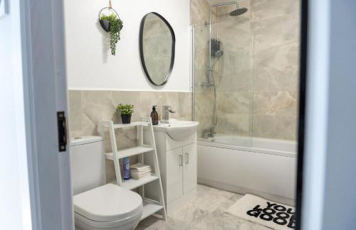 Stylish 3BR 18mins to Peak District,Free, Parking Wifi,Netflix ,Sky Sports - Photo 21