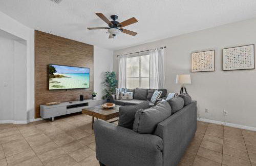 Family Nest 4-Bedroom Home Near Disney World - Photo 35