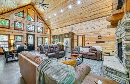 Private Hot Tub Luxe Cabin in Broken Bow! - Foto 2