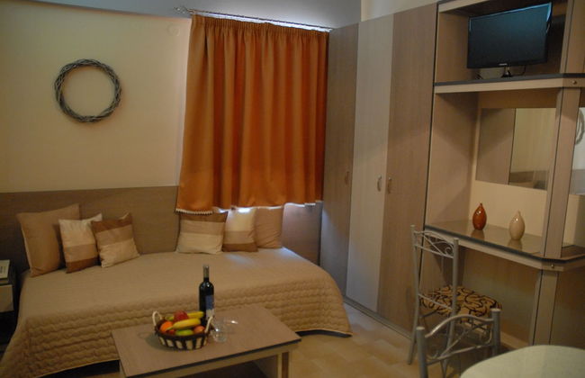 Takis Hotel - Photo 30