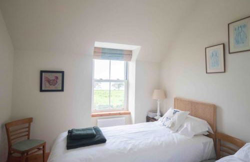 Steading Cottage - 50m from the beach - Foto 49