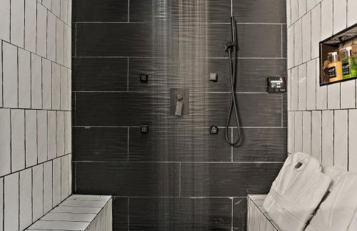 Chill and Relax Luxury Retreat with Pool Spa Game Room and Steam Room - Foto 38