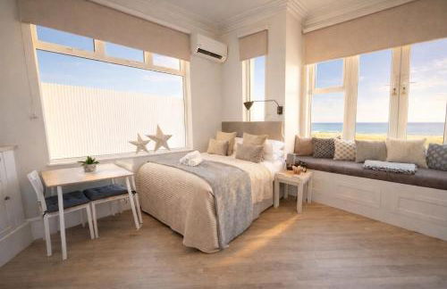 Beachfront Studio Direct Sea Views Air Conditioning Compact Coastal Crib - Foto 6