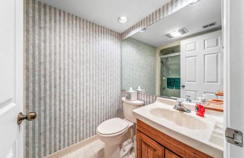 Epic Views and Pool Access! Gem on Big Boulder Lake - Foto 16