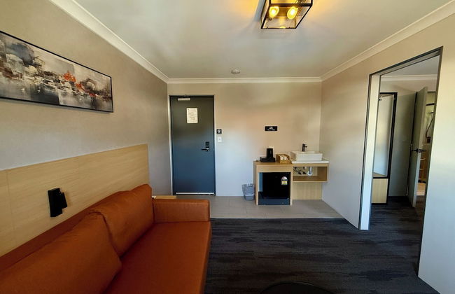 Spring Hill Inn - Photo 16