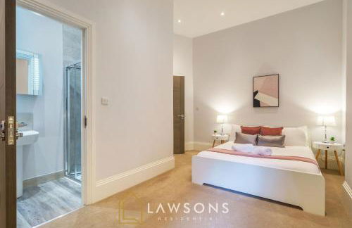3-Bed, 3-Bath Apartment with Southsea Common Views - Photo 14