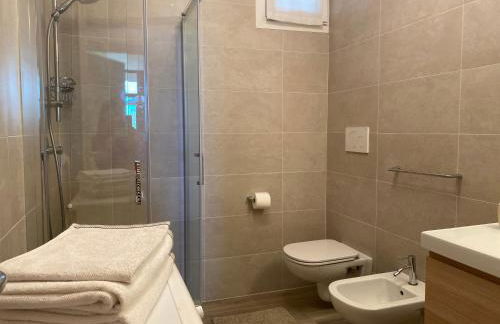 Flowers & garden apartment con vista lago - Foto 21