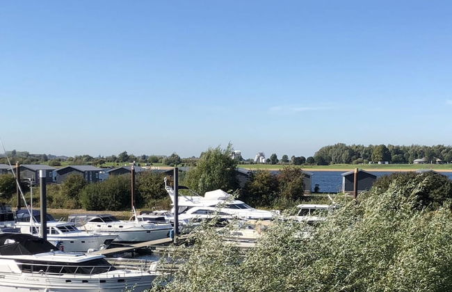 Modern Villa With a Nice Terrace, at the Marina - Foto 32