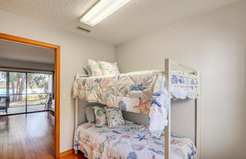 Lake Smith Getaway with Dock Families Welcome! - Foto 21