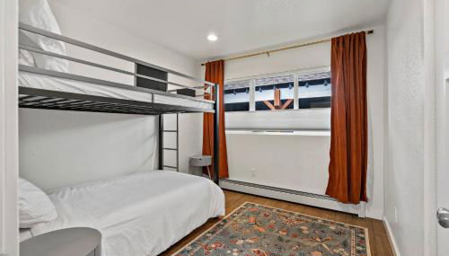 Downtown Retreat: Convenient Family Cottage - Foto 3, Other