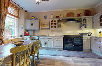 Elgin Tower apartment - Photo 13