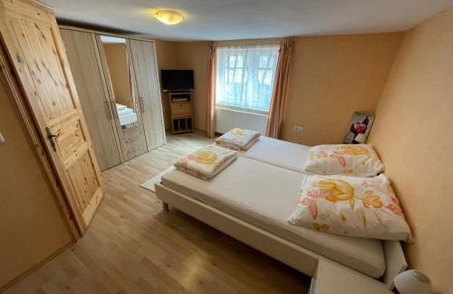 Weingut und Destillerie Bernd Klein - Foto 10