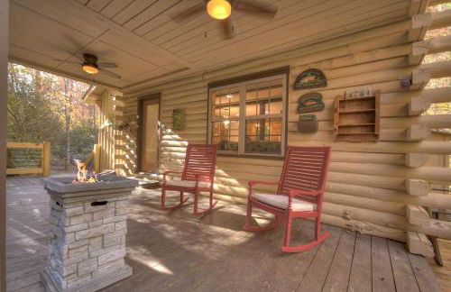 Happy Trout Hideaway - Creek Views Of Hot House Creek, Hot Tub, Outdoor Fire Pit, Cozy Atmosphere - Mineral Bluff, GA - Foto 11
