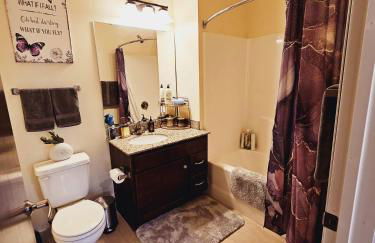 Free Parking, New Apartment, Steps From Mayo! - Foto 10