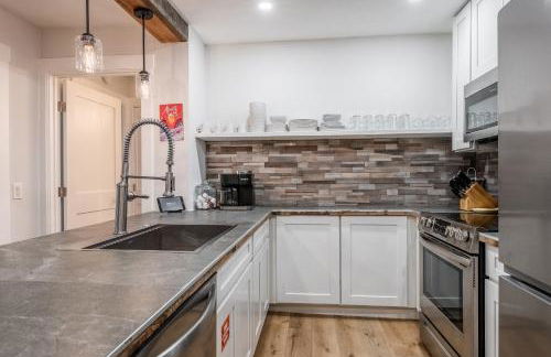 New Listing 2 bedroom +Loft 2 bath Summit E Bldg. #8 condo sleeps 8, Steps to Eagle Lodge/Chair #15 - Foto 16