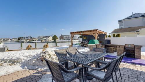 Canal-Front Backyard Oasis! Jersey Shore Retreat - Foto 2
