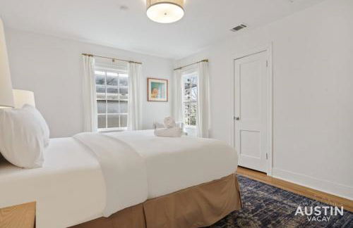 Elegant Escape Gourmet Kitchen and Outdoor Living - Foto 28